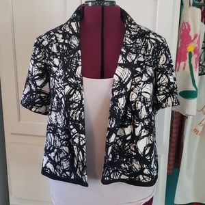 Studio I black and white shrug size 20w